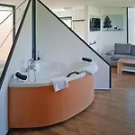 Casa de Férias Loft In Gaal Near Slope & Hiking Trails