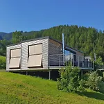 Casa de Férias Loft In Gaal Near Slope & Hiking Trails *